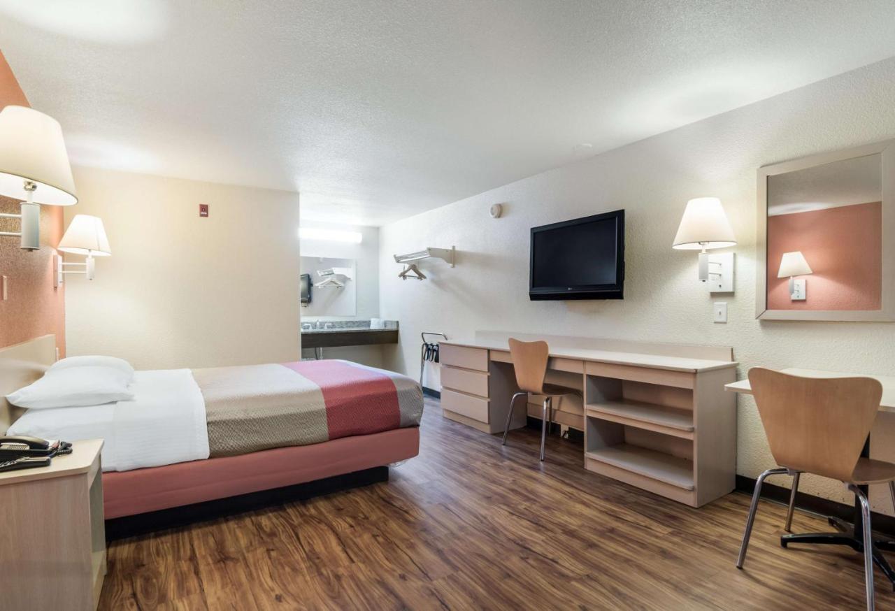 Motel 6-Newport News, Va Екстер'єр фото