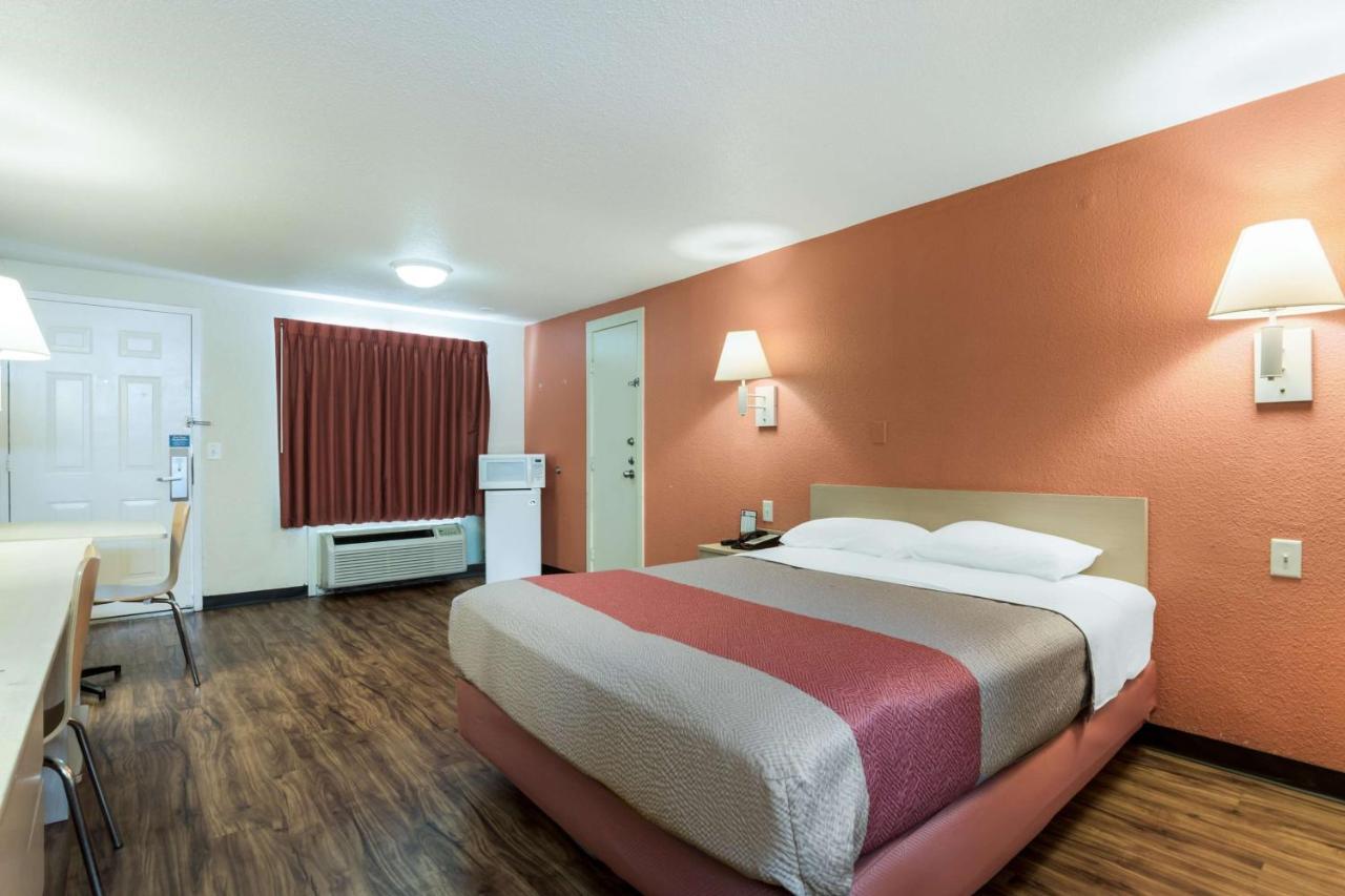 Motel 6-Newport News, Va Екстер'єр фото