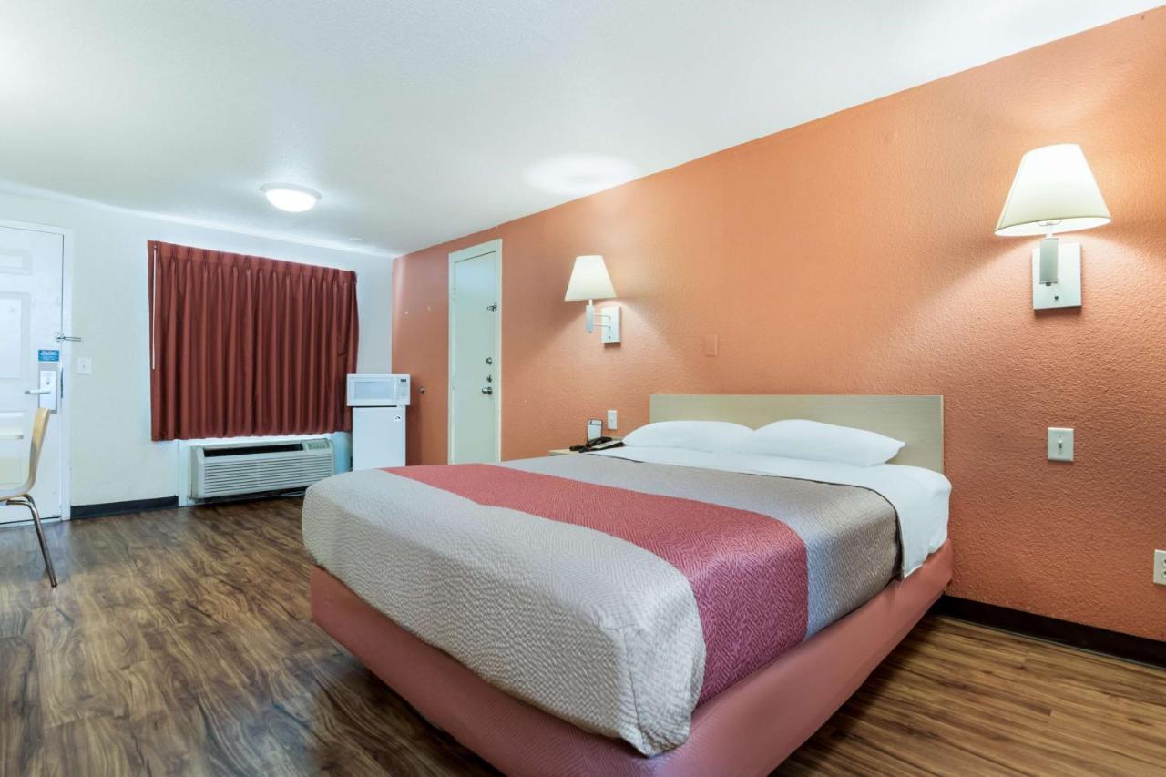 Motel 6-Newport News, Va Екстер'єр фото